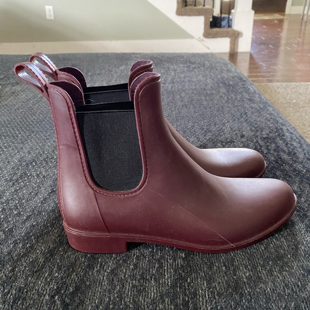 J. Crew matte Chelsea rain boots, size 8 - Picture 2 of 4